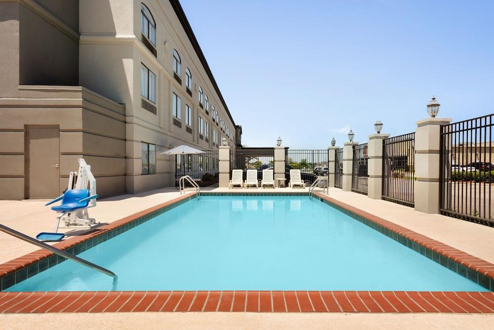 Spark By Hilton Tulsa Hotel